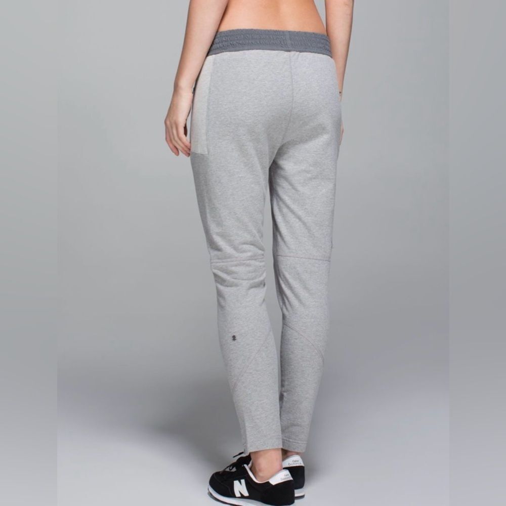 Lululemon All In Pant - Picture 2 of 12